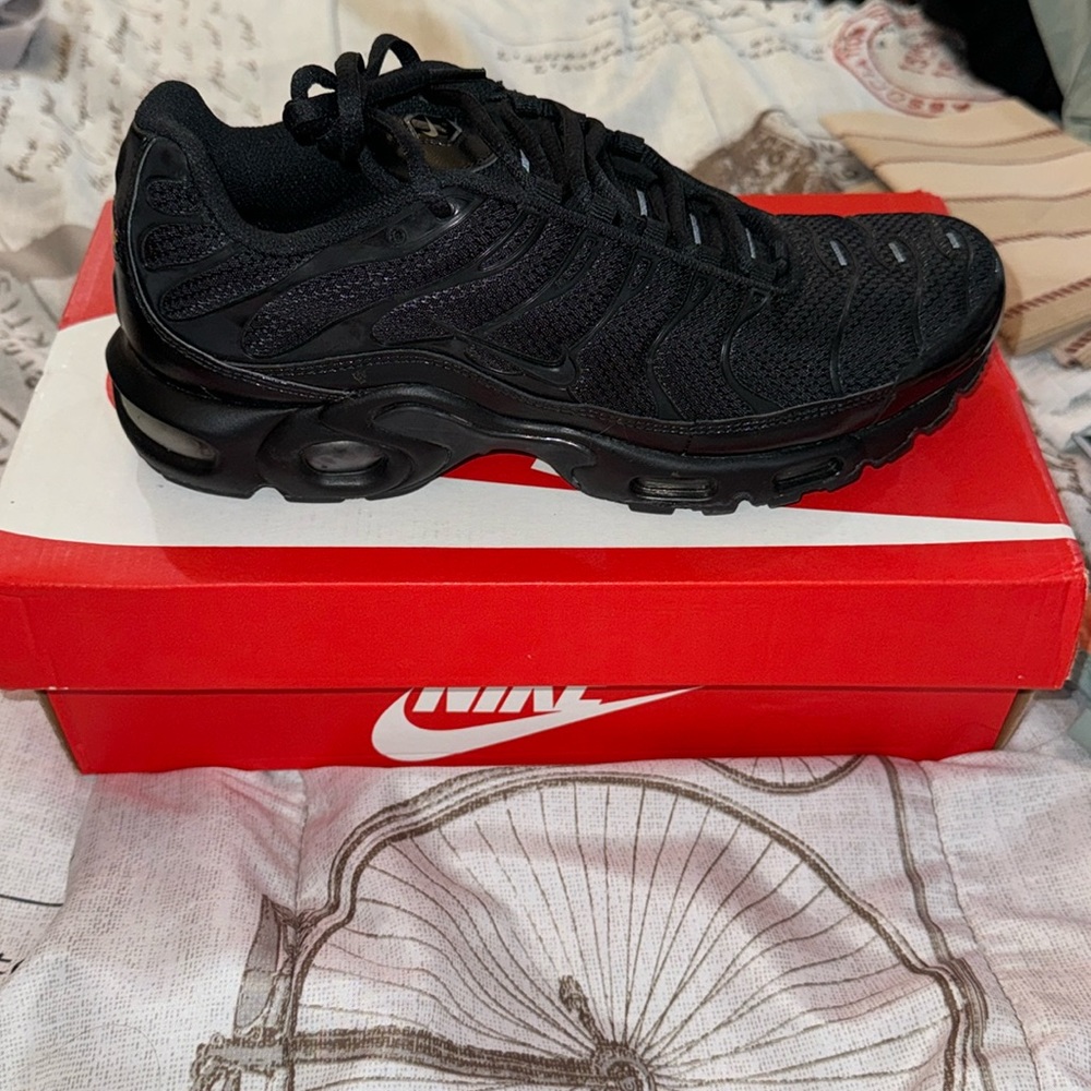 Men’s Nike air max plus size 8